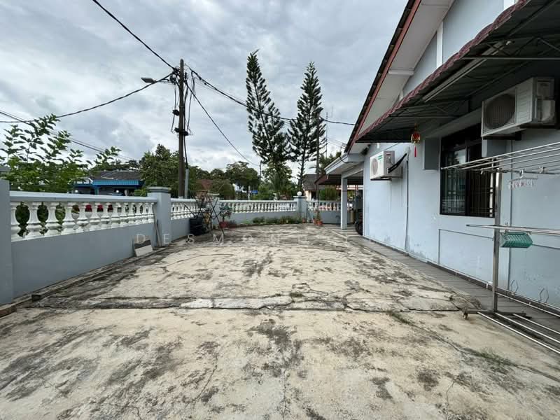 Rumah Teres 1 Tingkat untuk Dijual di Taman Universiti (Skudai) - Desmond Lew - Exterior - PropertyGuru.com.my