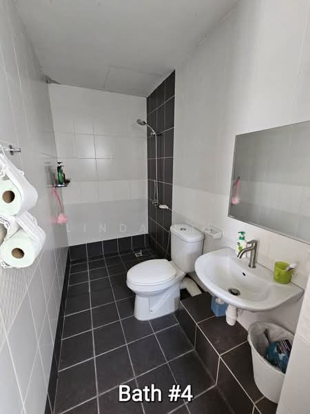 Kondominium untuk Disewa di 10 Island Resort - Linda Liew - Bathroom - PropertyGuru.com.my