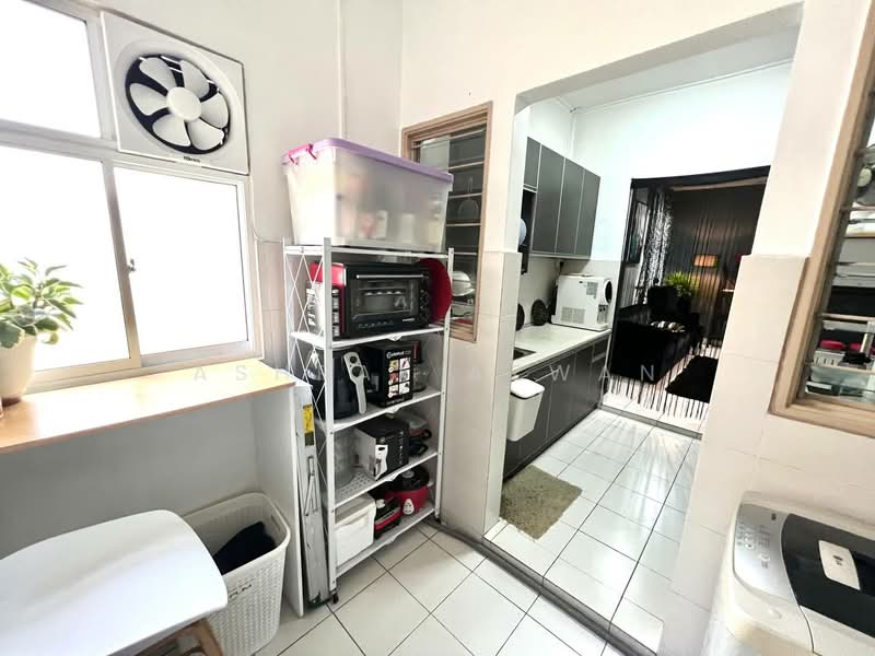 Pangsapuri untuk Dijual di Teratai Apartment @ Taman Sutera - Ashraf Azwan - Kitchen - PropertyGuru.com.my