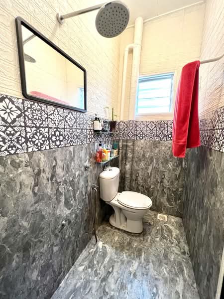 Pangsapuri untuk Dijual di Teratai Apartment @ Taman Sutera - Ashraf Azwan - Bathroom - PropertyGuru.com.my