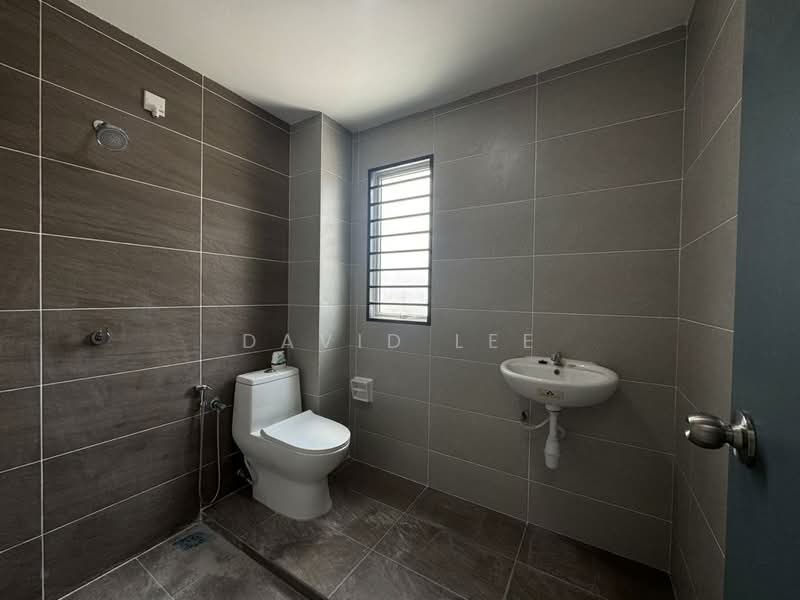 Rumah Teres 2 Tingkat untuk Disewa di Taman Sari Alamanda (Serendah) - David Lee - Bathroom - PropertyGuru.com.my