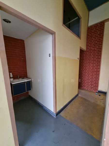 Shop / Office for Rent in Sungai Buloh (Selangor) - Ethan Swe - Interior - PropertyGuru.com.my