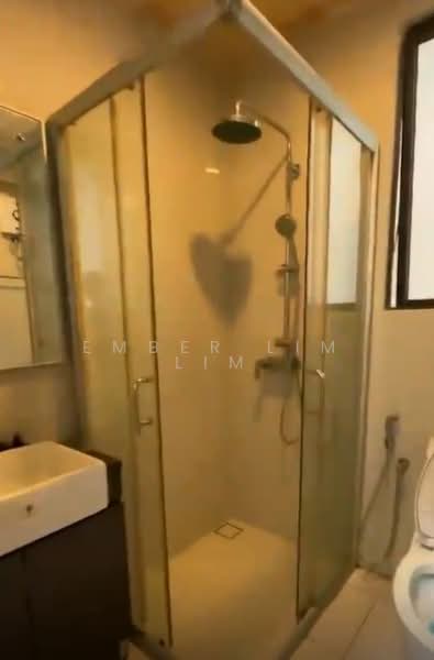 Condominium for Rent at Kings Bay @ Country Garden Danga Bay - Ember Lim Lim - Bathroom - PropertyGuru.com.my
