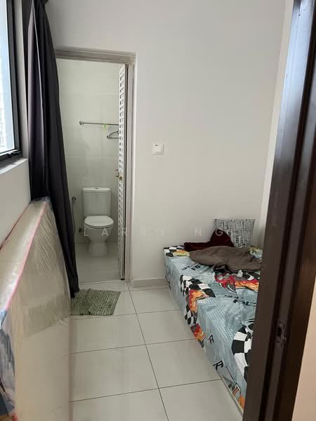 Condominium for Rent at Royal Strand @ Country Garden Danga Bay - Larry Ng - Bedroom - PropertyGuru.com.my