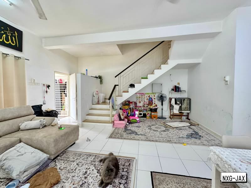 2-storey Terraced House for Sale in Bandar Bukit Raja (Klang) - Reilynn Tue - Living Room - PropertyGuru.com.my