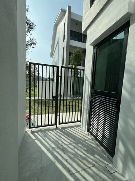 3-storey Terraced House for Sale in Seksyen U15 (Shah Alam) - Olivia Foo - Exterior - PropertyGuru.com.my
