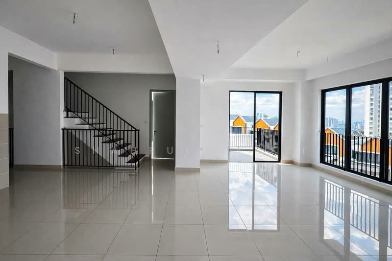 3-storey Terraced House for Sale in Taman Melawati (Ulu Kelang) - Shahrul Hafizi - Living Room - PropertyGuru.com.my