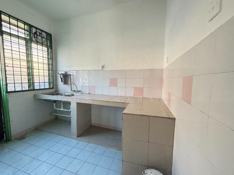 Rumah Teres 2 Tingkat untuk Dijual di Bandar Armada Putra (Klang) - Amni Manan - Kitchen - PropertyGuru.com.my