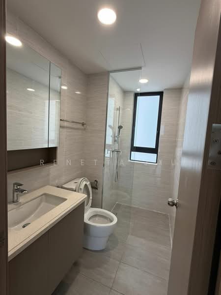 Servis Apartment untuk Disewa di Baron Residence @ Lake City - Renetta Jau - Bathroom - PropertyGuru.com.my