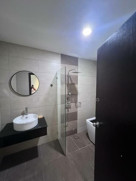 Servis Apartment untuk Dijual di Molek Regency - Veekie Ng - Bathroom - PropertyGuru.com.my