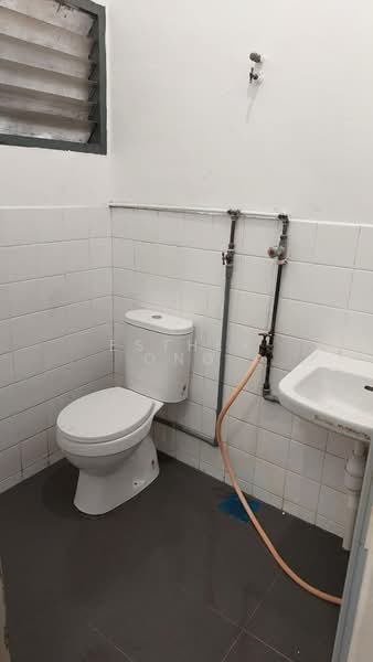 Rumah Teres 2 Tingkat untuk Disewa di SS1 (Petaling Jaya) - Esther Ong - Bathroom - PropertyGuru.com.my