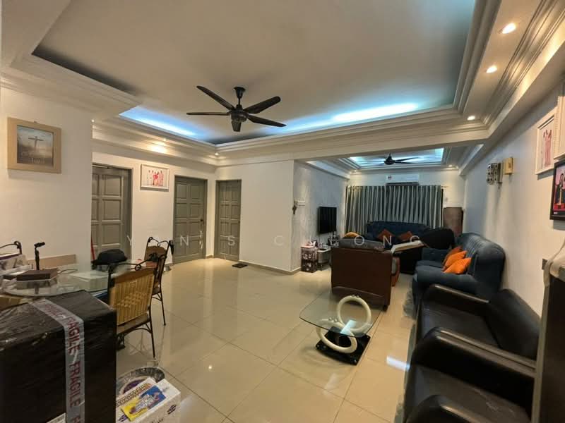 Pangsapuri untuk Dijual di Prima Saujana - Yanis Cheong - Living Room - PropertyGuru.com.my