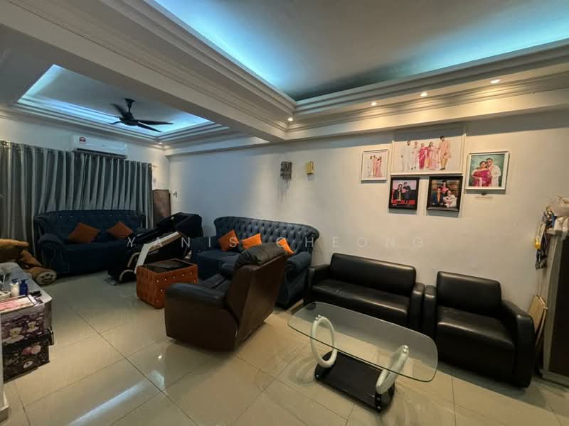 Pangsapuri untuk Dijual di Prima Saujana - Yanis Cheong - Living Room - PropertyGuru.com.my
