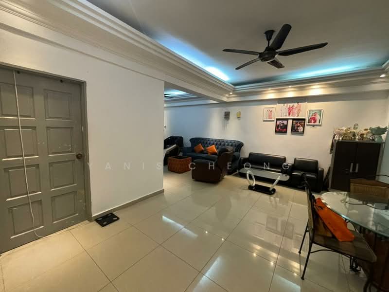 Pangsapuri untuk Dijual di Prima Saujana - Yanis Cheong - Living Room - PropertyGuru.com.my