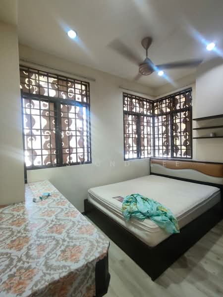 Kondominium untuk Dijual di Eden Seaview Condominium - Desmond Lee - Bedroom - PropertyGuru.com.my