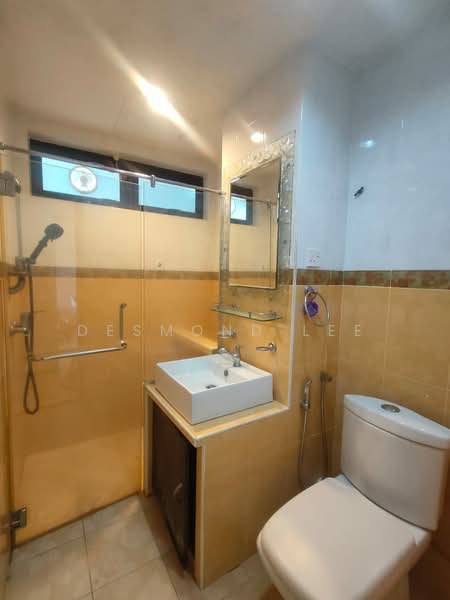 Kondominium untuk Dijual di Eden Seaview Condominium - Desmond Lee - Bathroom - PropertyGuru.com.my