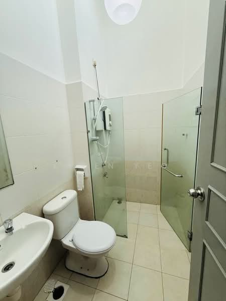 Cluster House for Sale in Austin (Johor Bahru) - Karen Yeo - Bathroom - PropertyGuru.com.my