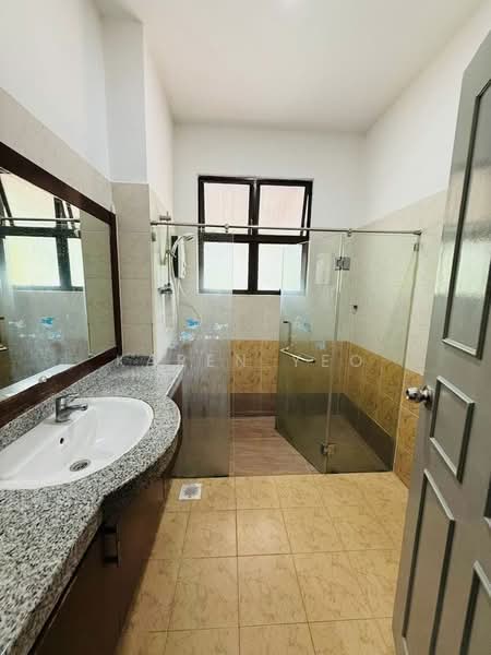 Cluster House for Sale in Austin (Johor Bahru) - Karen Yeo - Bathroom - PropertyGuru.com.my