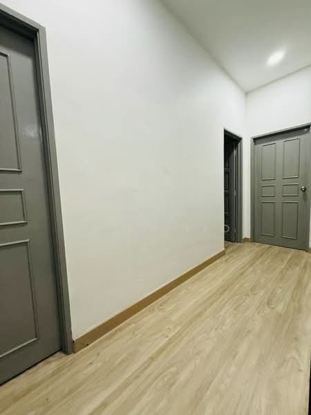 Cluster House for Sale in Austin (Johor Bahru) - Karen Yeo - Corridor - PropertyGuru.com.my