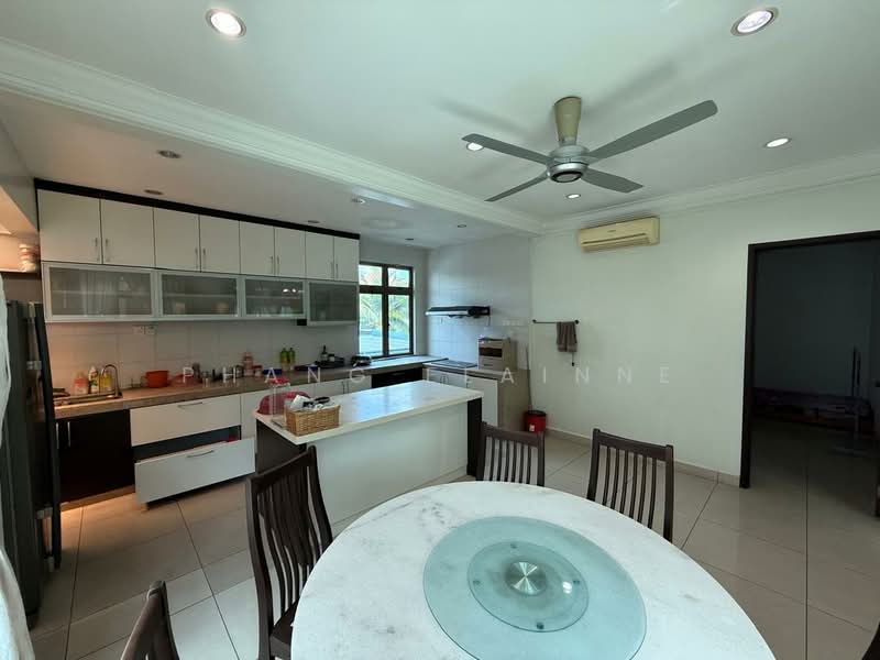 Semi-Detached House for Sale in Taman Sutera Utama (Skudai) - Phang Elainne - Kitchen - PropertyGuru.com.my