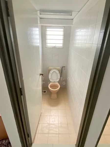 Pangsapuri untuk Dijual di Golden Hills Resort (Amber Court Apartment) - FATT SEONG FONG - Bathroom - PropertyGuru.com.my