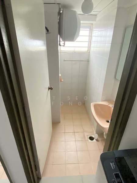 Pangsapuri untuk Dijual di Golden Hills Resort (Amber Court Apartment) - FATT SEONG FONG - Bathroom - PropertyGuru.com.my