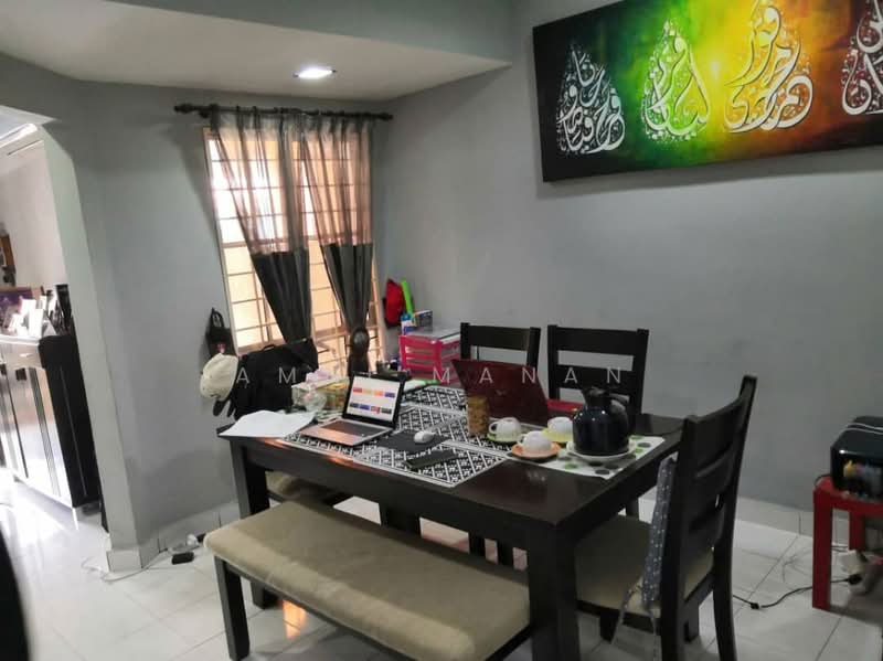 Rumah Teres 2 Tingkat untuk Dijual di Damansara Damai (Selangor) - Amni Manan - Dining Room - PropertyGuru.com.my