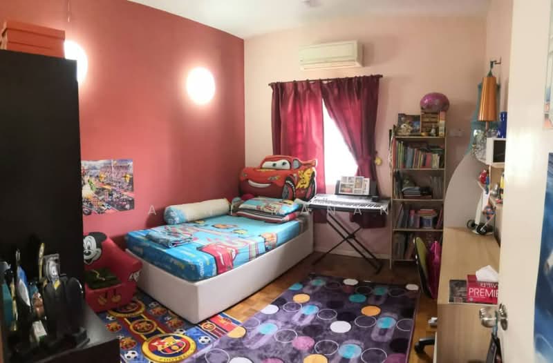 Rumah Teres 2 Tingkat untuk Dijual di Damansara Damai (Selangor) - Amni Manan - Bedroom - PropertyGuru.com.my
