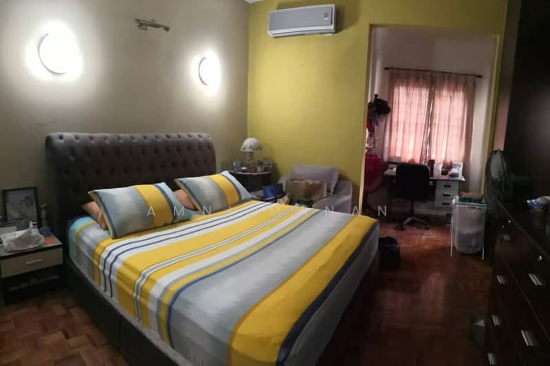 Rumah Teres 2 Tingkat untuk Dijual di Damansara Damai (Selangor) - Amni Manan - Bedroom - PropertyGuru.com.my