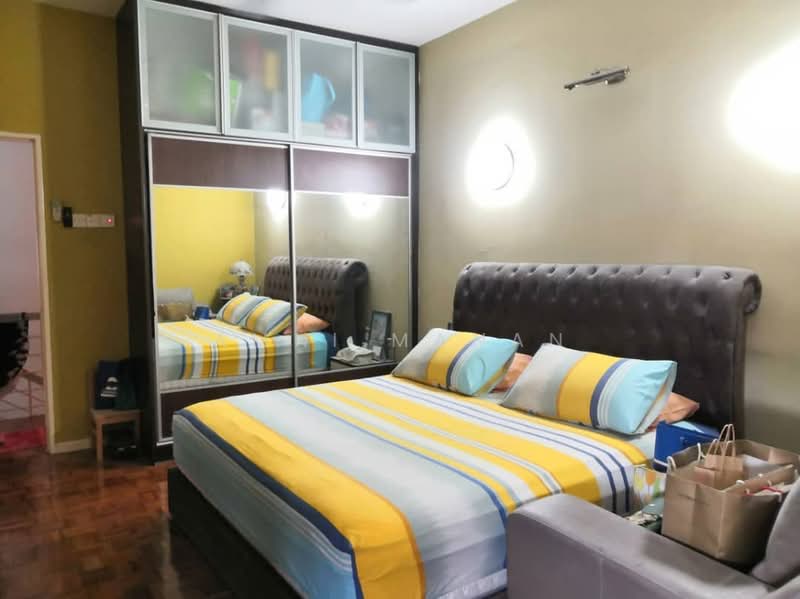 Rumah Teres 2 Tingkat untuk Dijual di Damansara Damai (Selangor) - Amni Manan - Bedroom - PropertyGuru.com.my