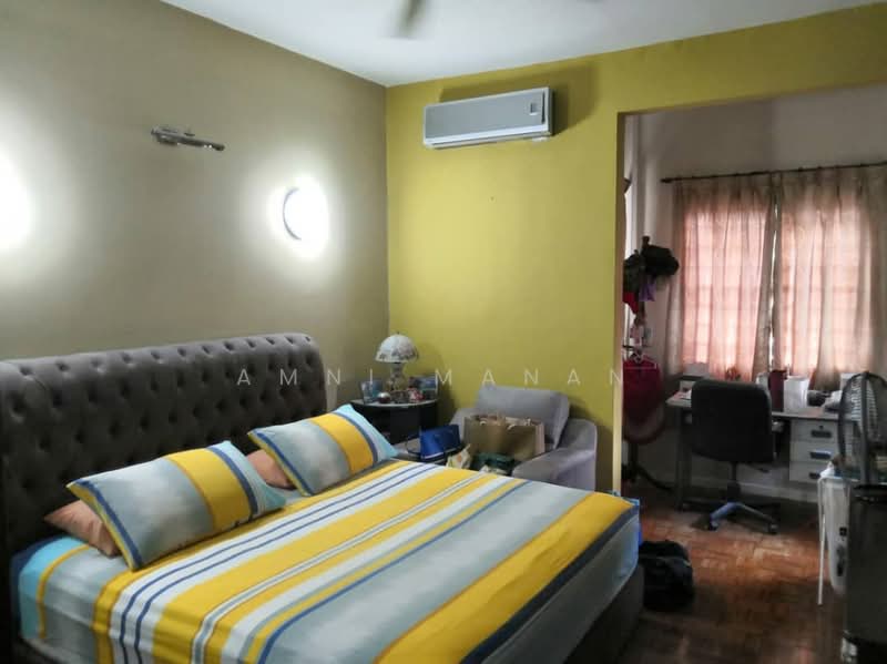 Rumah Teres 2 Tingkat untuk Dijual di Damansara Damai (Selangor) - Amni Manan - Bedroom - PropertyGuru.com.my