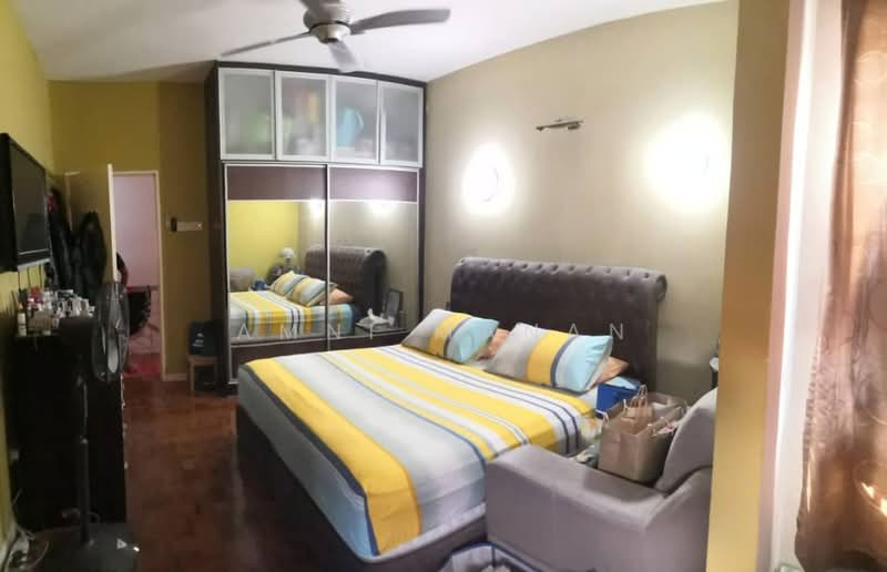 Rumah Teres 2 Tingkat untuk Dijual di Damansara Damai (Selangor) - Amni Manan - Bedroom - PropertyGuru.com.my