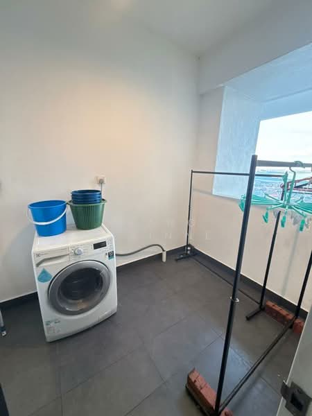 Servis Apartment untuk Disewa di Setia Sky 88 - Phang Elainne - Balcony - PropertyGuru.com.my