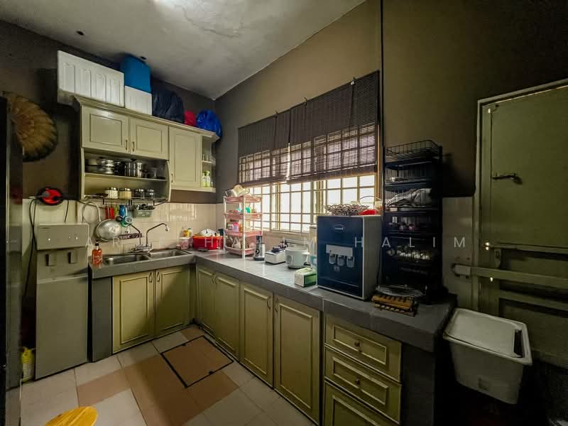 Rumah Teres untuk Dijual di Taman Equine (Seri Kembangan) - Arif Halim Halim - Kitchen - PropertyGuru.com.my