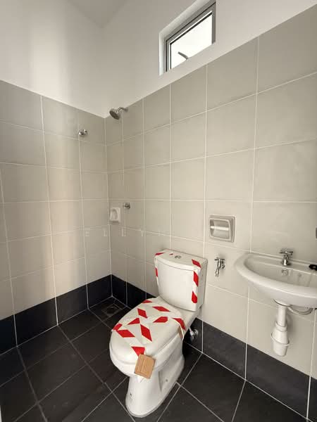 Rumah Teres 1 Tingkat untuk Dijual di Ayer Keroh (Melaka) - Kellyn Foo - Bathroom - PropertyGuru.com.my