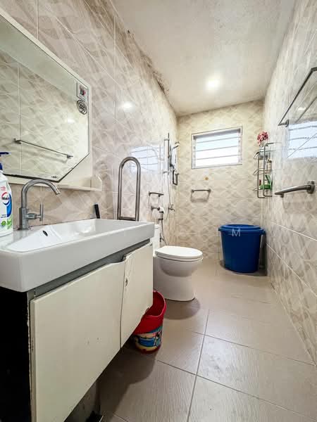 Terraced House for Sale in Bandar Baru Bangi (Selangor) - Arif Halim - Bathroom - PropertyGuru.com.my