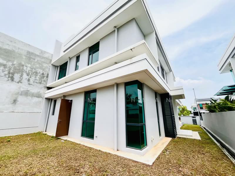 Semi-Detached House for Rent in Perdana Lakeview East (Cyberjaya) - Azim Othman - Exterior - PropertyGuru.com.my