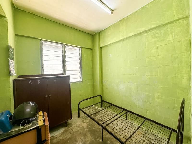 Rumah Flat untuk Dijual di Flat Danau Kota - Arif Halim Halim - Bedroom - PropertyGuru.com.my