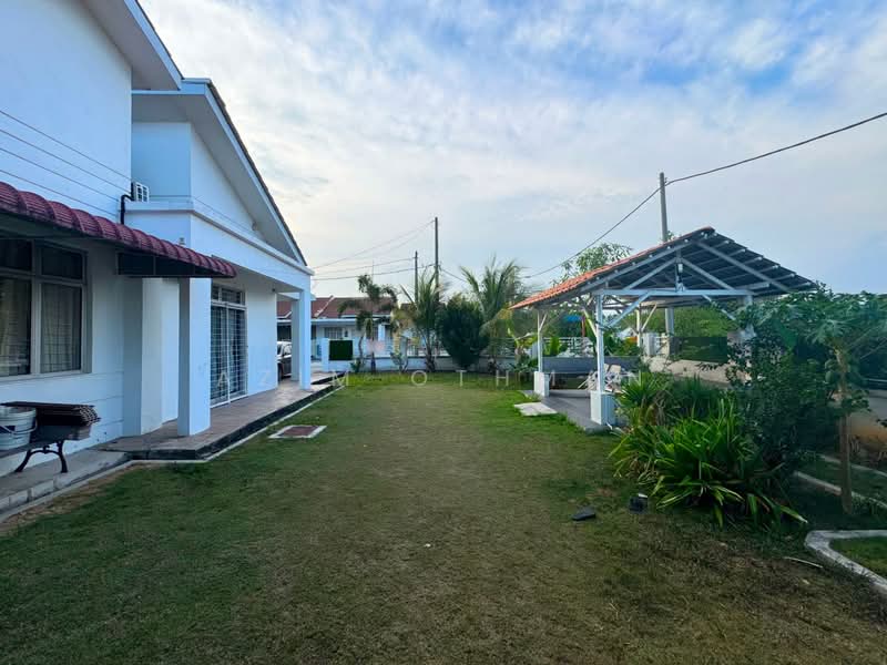 Semi-Detached House for Sale in Jenjarom (Selangor) - Azim Othman - Exterior - PropertyGuru.com.my