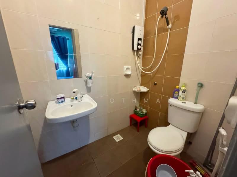 Semi-Detached House for Sale in Jenjarom (Selangor) - Azim Othman - Bathroom - PropertyGuru.com.my