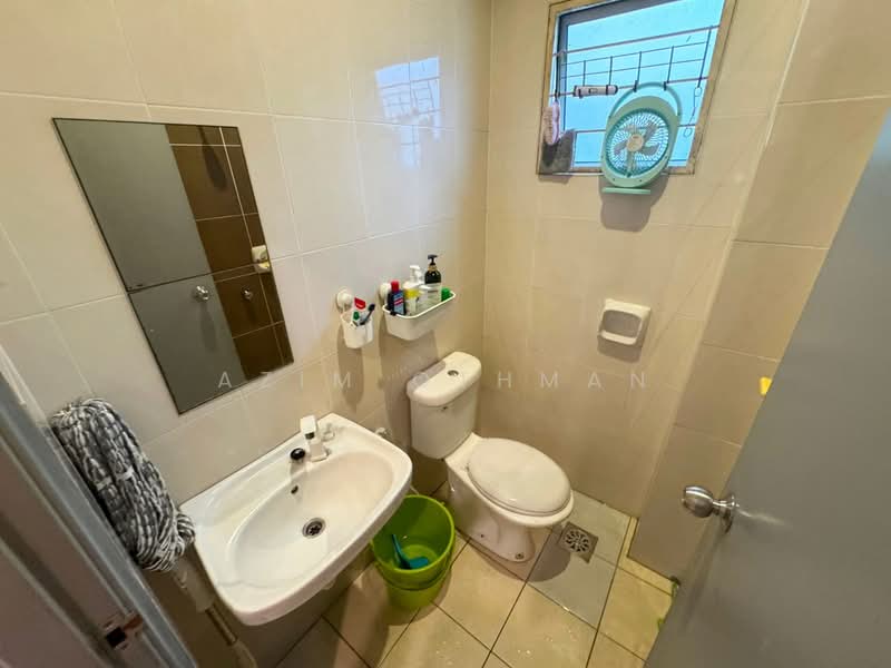 Semi-Detached House for Sale in Jenjarom (Selangor) - Azim Othman - Bathroom - PropertyGuru.com.my