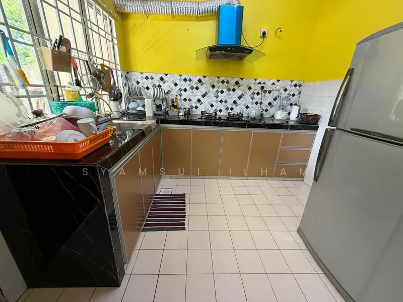 Rumah Teres 2 Tingkat untuk Dijual di Taman Tasik Prima (Puchong) - Syamsul Ilham - Kitchen - PropertyGuru.com.my
