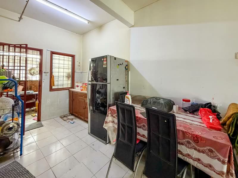 Terraced House for Sale in Bandar Saujana Putra (Tanjong Duabelas) - Arif Halim Halim - Kitchen - PropertyGuru.com.my