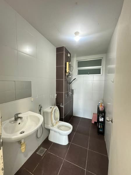 Condominium for Sale at Fairway Suites - Jin Teok - Bathroom - PropertyGuru.com.my