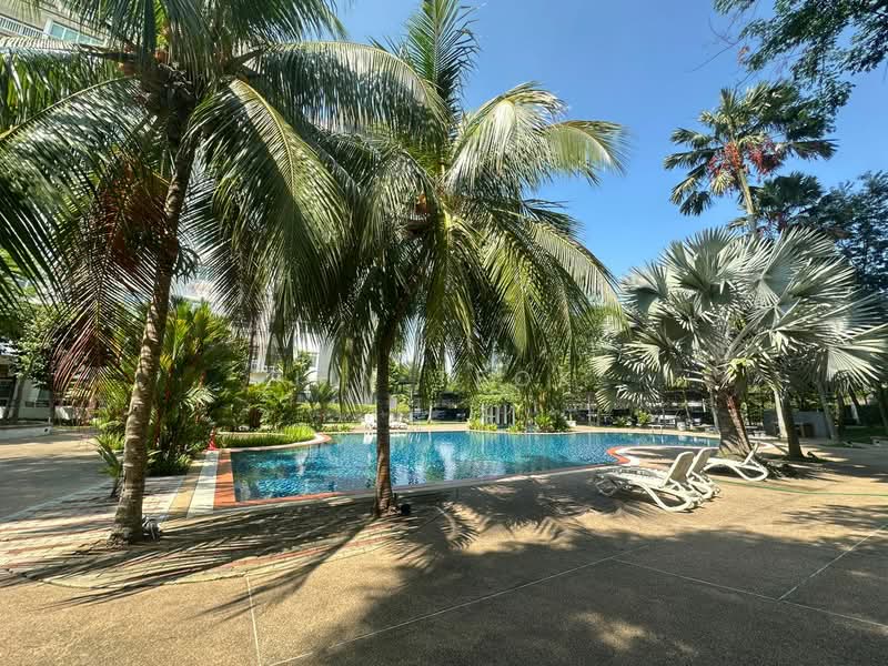 Condominium for Sale at Fairway Suites - Jin Teok - Pool - PropertyGuru.com.my