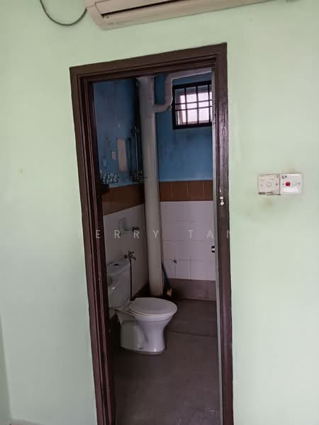 Apartment for Sale at Kipark Apartment - Terry Tan - Bathroom - PropertyGuru.com.my