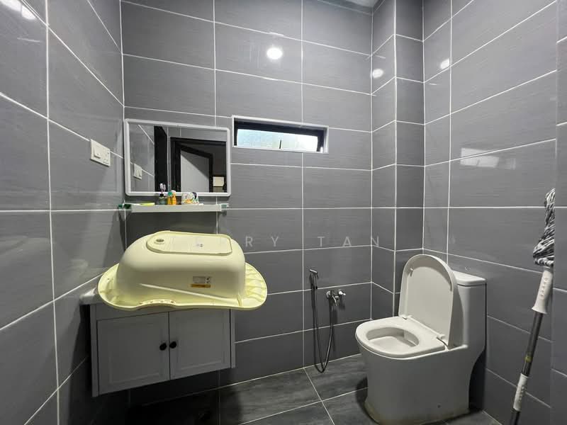 Rumah Teres 2 Tingkat untuk Dijual di Bandar Selesa Jaya (Skudai) - Terry Tan - Bathroom - PropertyGuru.com.my