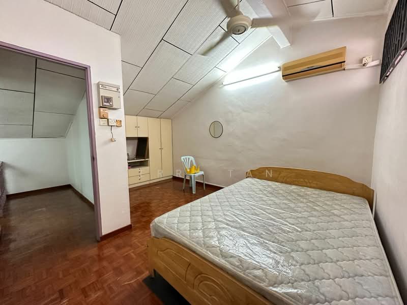 1-storey Terraced House for Sale in Taman Sri Bahagia (Tampoi) - Terry Tan - Bedroom - PropertyGuru.com.my
