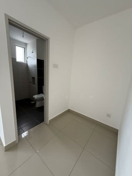 Rumah Teres 2 Tingkat untuk Dijual di Bandar Penawar (Kota Tinggi) - Eva Siow - Bathroom - PropertyGuru.com.my