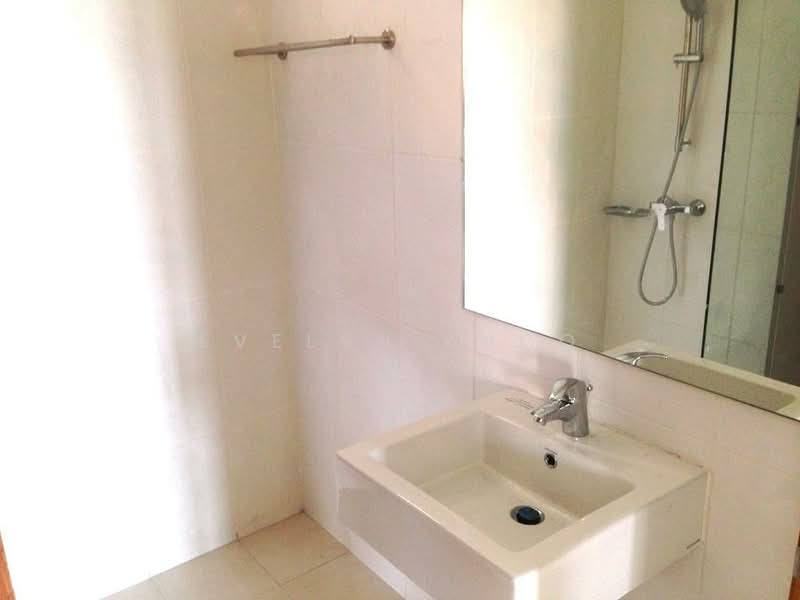 Kondominium untuk Dijual di Sri Putramas III / Royal Regent - Evelyn Khoo - Bathroom - PropertyGuru.com.my